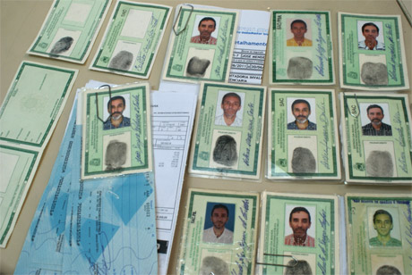 Cdulas de Identidade falsificadas