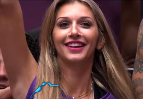A paranaense chegou  liderana e imunizou quatro do time roxo