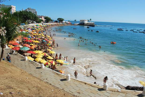 A praia do Porto da Barra, em Salvador