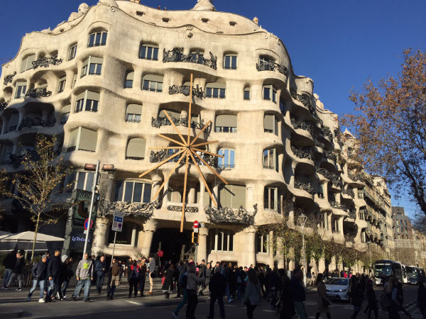 La Pedrera, casa projetada por Gaud para a famlia Mil