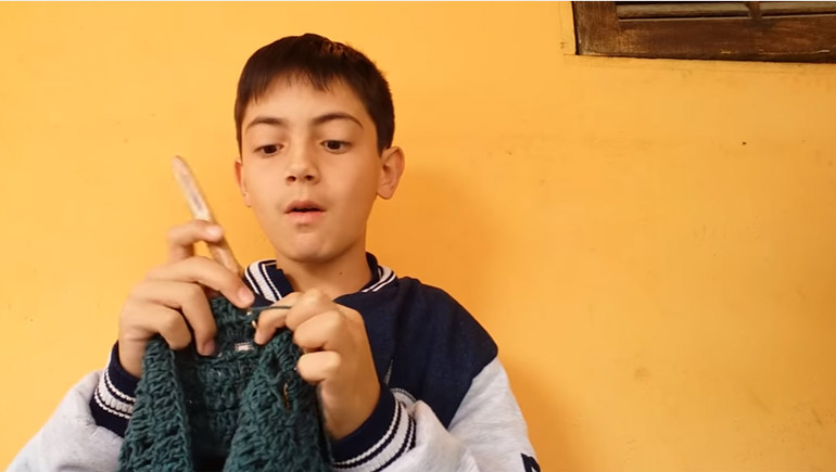 Junior Silva tomou gosto pela atividade depois de observar a av� e a tia