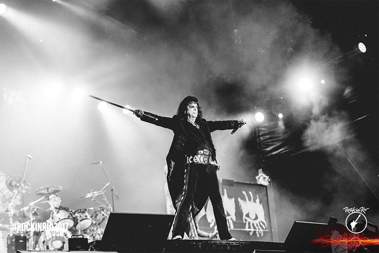 A turn� de Cooper no Brasil passa em Curitiba no s�bado e no festival S�o Paulo Trip na ter�a-feira