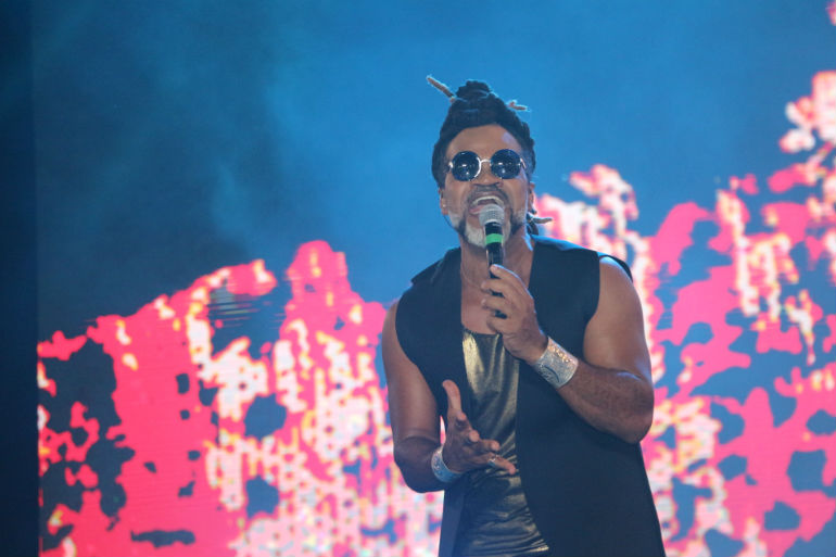 Brown comandou a Timbalada na terceira noite da Virada Salvador