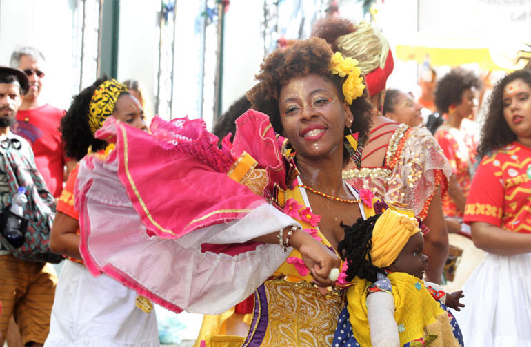 Foli se diverte no carnaval do Pelourinho, em Salvador
