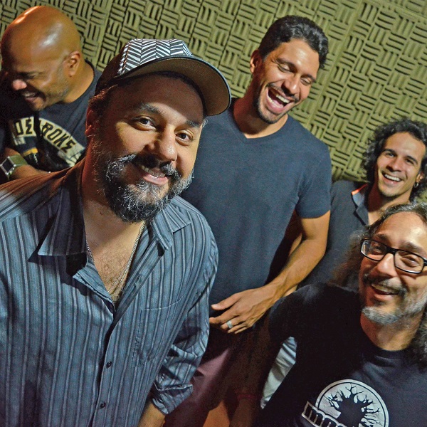 Banda dos anos 90, a Mosiah j dividiu palco com Ivete Sangalo e Saulo Fernandes