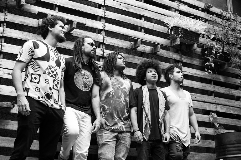Vitrola Baiana mistura pagode e samba reggae com elementos da msica eletrnica e africanidades
