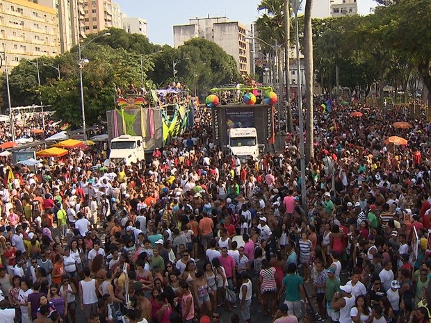 No domingo  a Tropical Club desfila com seu trio eltrico na 17 Parada LGBTQ+ da Bahia 