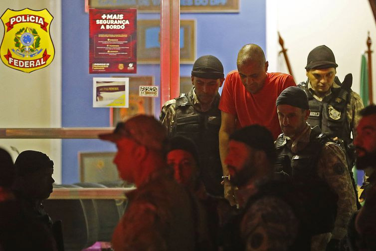Agressor do deputado Jair Bolsonaro deixa a Polcia Federal em Juiz de Fora 