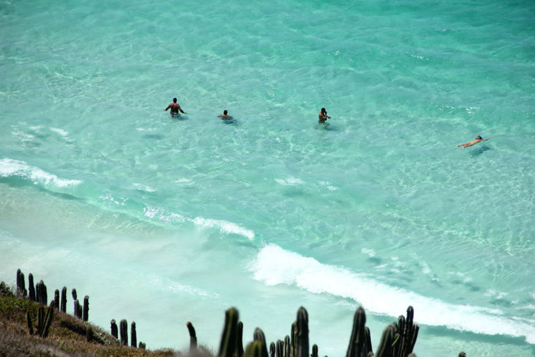 No litoral fluminense, o destino em destaque  o municpio de Arraial do Cabo, na Regio dos Lagos