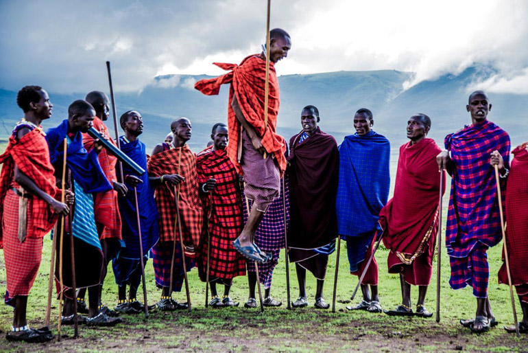 O povo Maasai (grupo �tnico de semin�mades localizado no Qu�nia e no norte da Tanz�nia) 