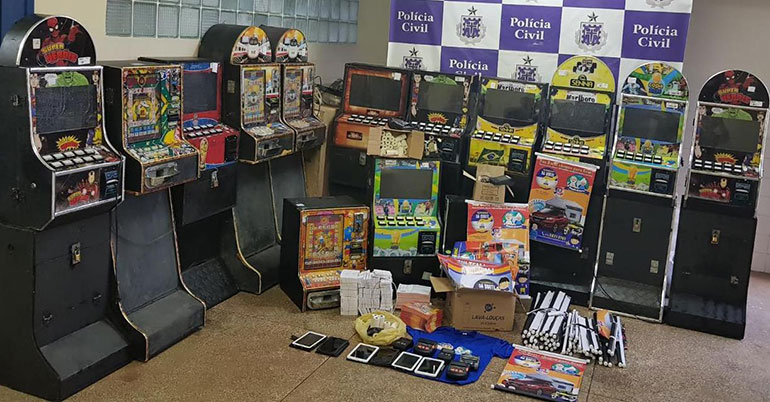 Mquinas apreendidas na cidade de Euclides da Cunha