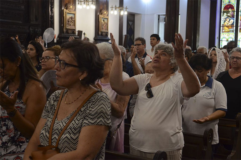 Missa na Catedral Metropolitana de Campinas ap�s ataque que deixou 5 mortos dentro da igreja