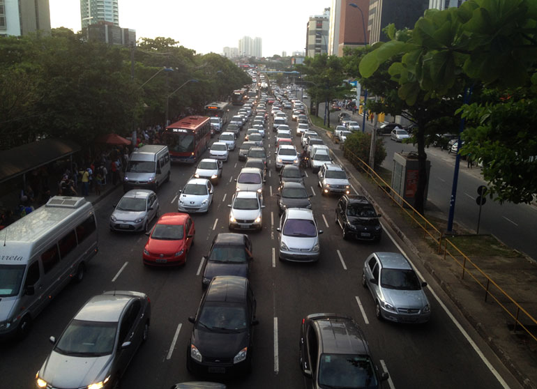 Morre-se menos no trnsito de Salvador
