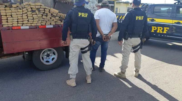 A droga encontrada em uma caminhonete, na Bahia