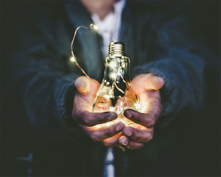 A conta de luz  um dos mais importantes itens do oramento domstico