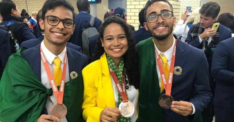 Estudantes