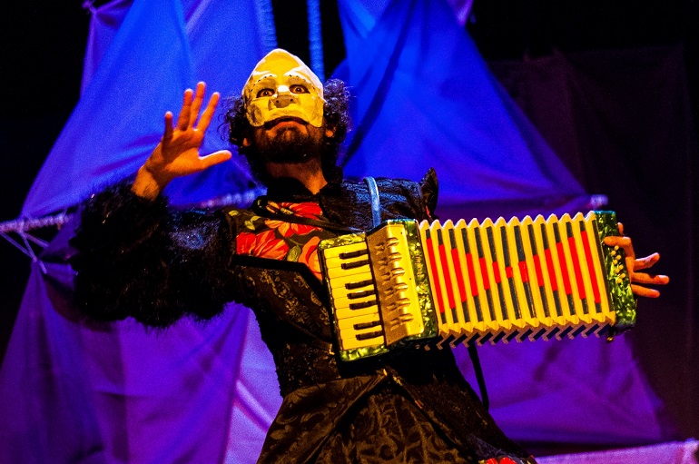 Muita msica e dana baseadas na cultura popular ibrico-nordestinas
