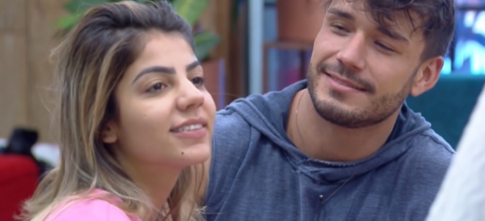 Hariany e Lucas, participantes do reality A Fazenda 