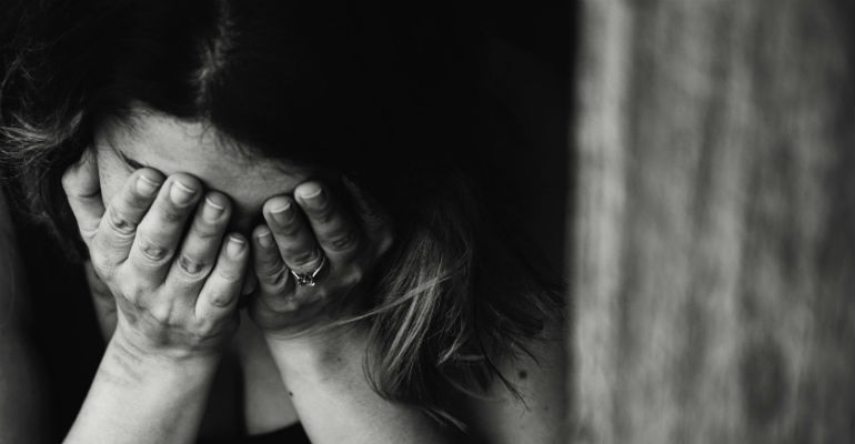 O crime de estupro � um atentado contra a honra e a dignidade de uma mulher