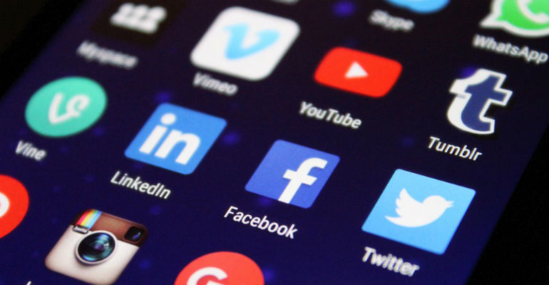 Recursos como WhatsApp e salas virtuais de confer�ncia podem reduzir o sofrimento do isolamento 