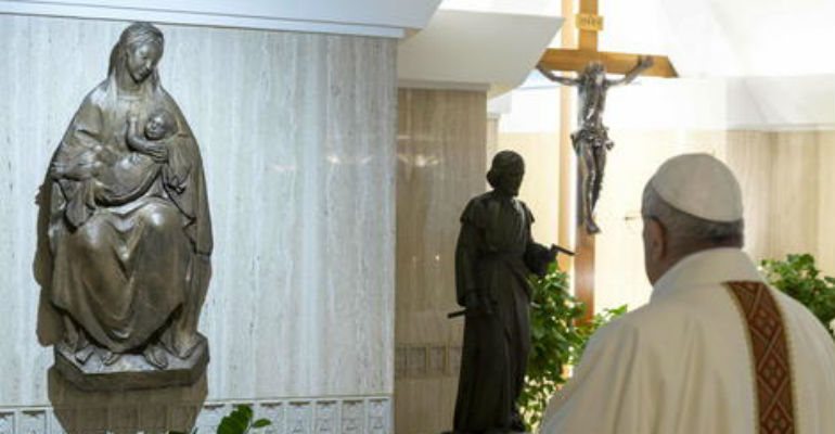 Francisco celebrou missa na Casa Santa Marta no Dia do Trabalho 