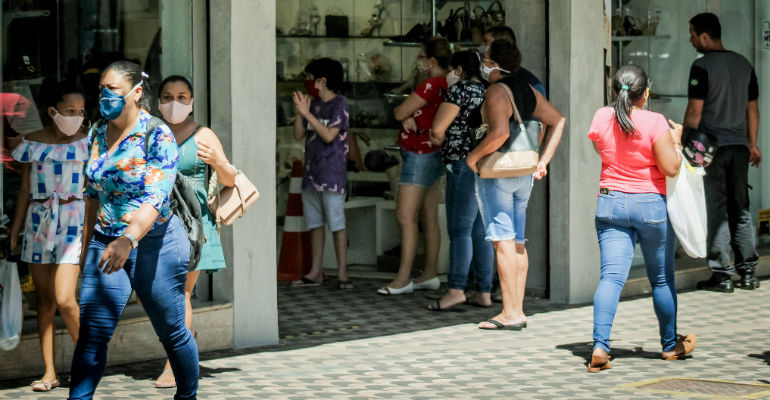 Populao na rua