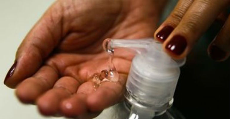  A Anvisa faz algumas recomendaes para que o risco de intoxicao por produtos de limpeza seja diminudo