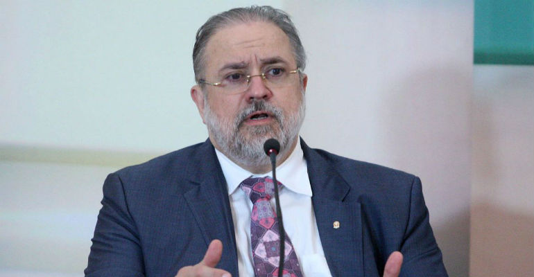 Segundo Aras, o inqurito das fake news tem "exorbitado dos limites" e no houve mudana de posicionamento