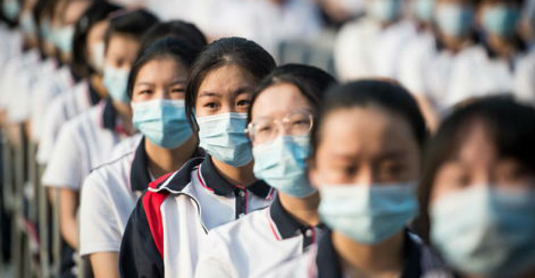 As escolas de Wuhan receberam alunos pela 1� vez em 7 meses