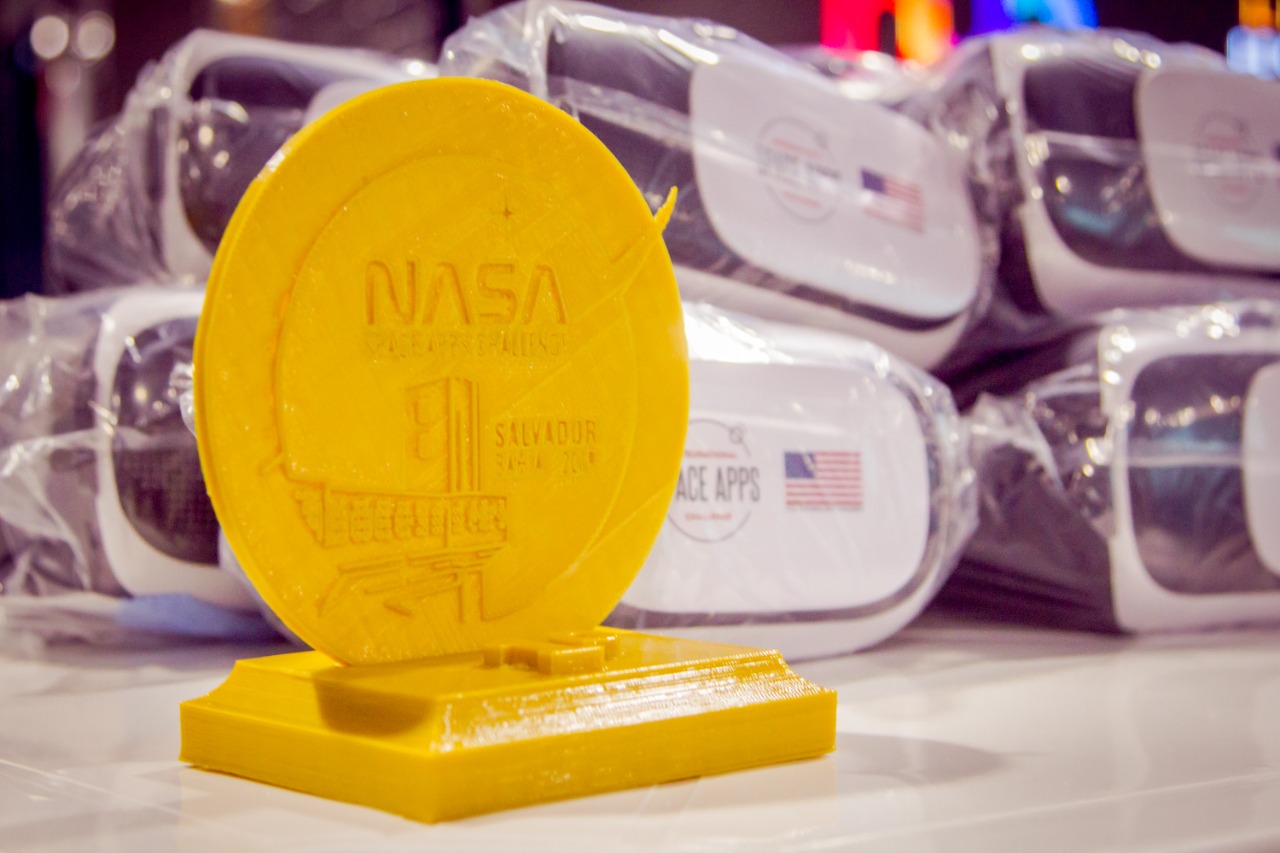 Trofeu  hackathon promovido pela Nasa