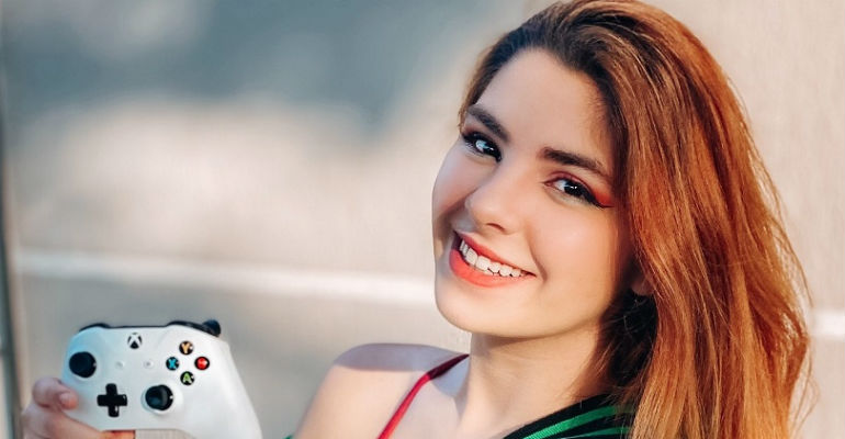 Isadora afirmou que recebeu at ameaas de morte e estupro 