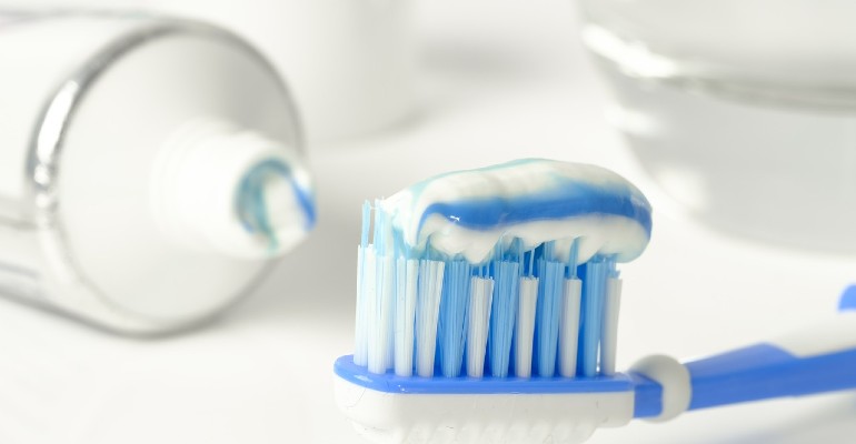 A perda do esmalte dentrio tem diversas origens e afeta pessoas de todas as idades