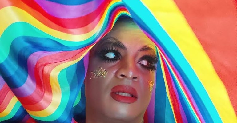 Drag Rainha Loulou, uma das convidadas