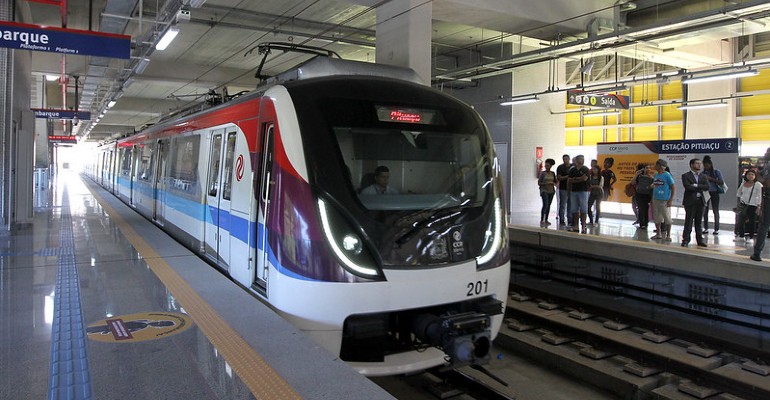 nibus metropolitanos e o metr devero encerrar suas operaes das 20h30 s 5h