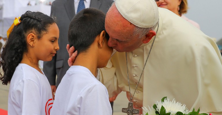 Papa Francisco celebra missa na igreja do Esprito Santo