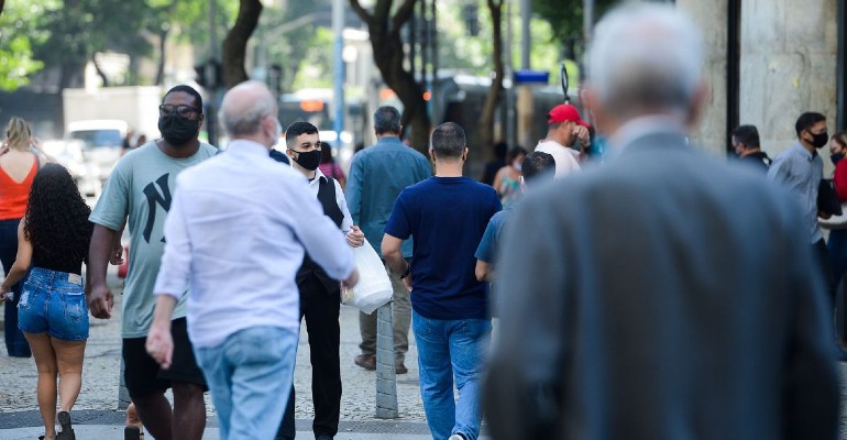 A alta ante o mesmo trimestre mvel de 2020  de 2,1 pontos percentuais
