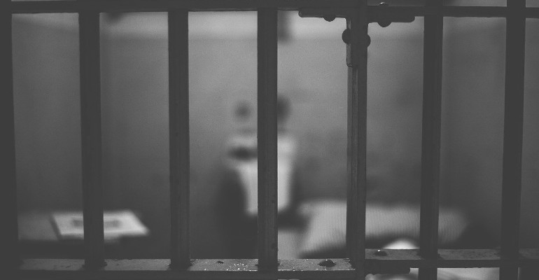 Homem foi parar em presdio de Juazeiro e, quando solto, passou a dormir na porta da penitenciria