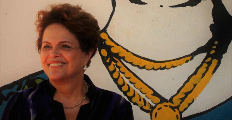Dilma foi absolvida pelo TCU pela compra da refinaria pela Petrobras