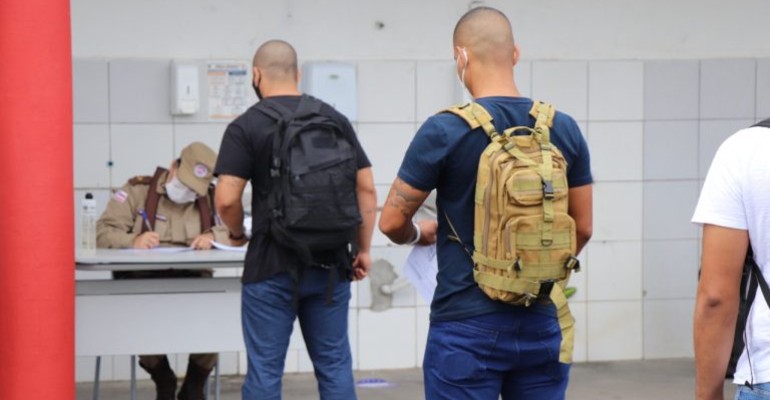 Apenas em Salvador e regio metropolitana, so 270 alunos-a-soldados