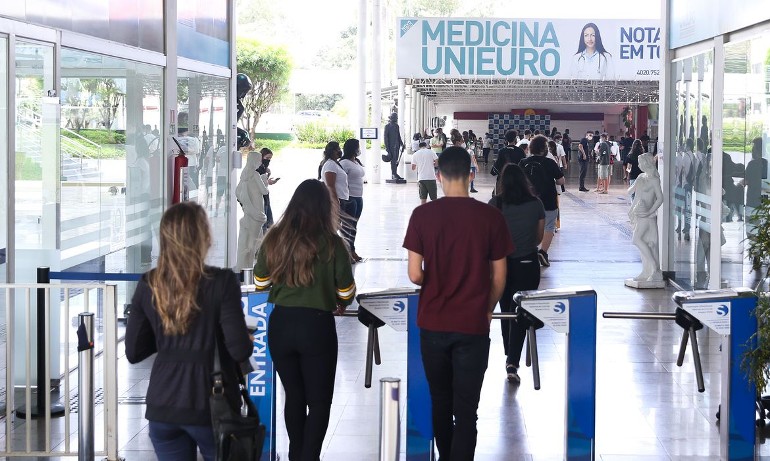 3,4 milhões de estudantes em todo o país participarão do Enem