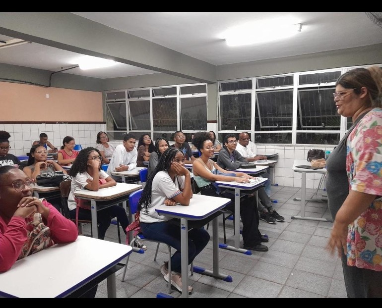 O objetivo das aulas é desmistificar a Matemática, tida como "vilã"