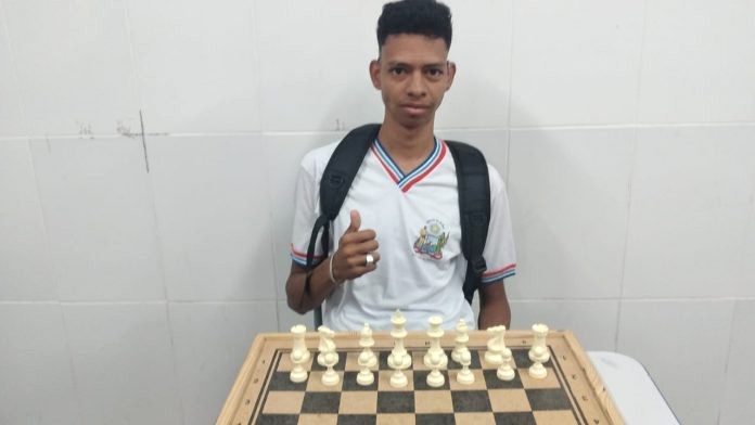 Edinael Menezes, medalhista da OBMLibras