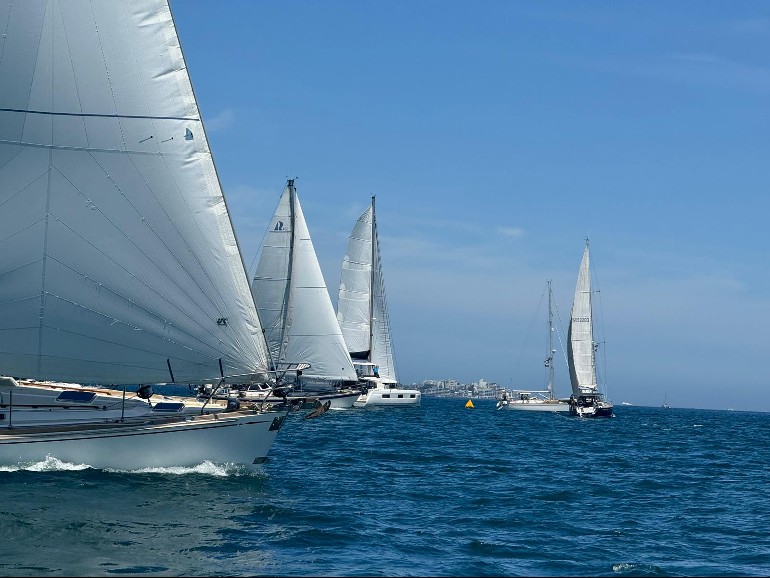 A regata conta com 20 embarcações de 18 nacionalidades