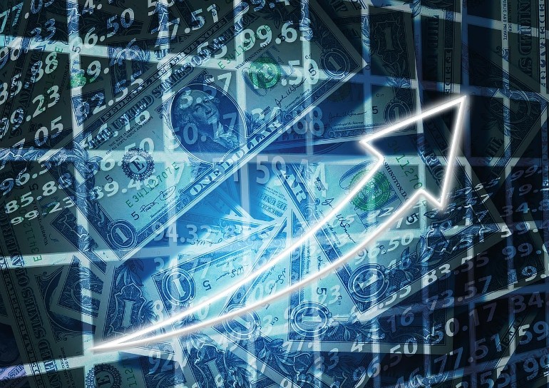 O dólar comercial encerrou o dia vendido a R$ 5,587