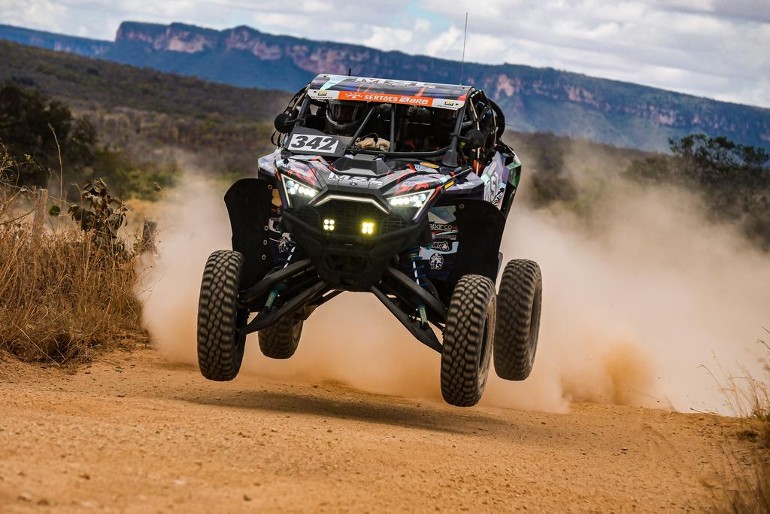 A pilotagem de Rodrigo Battistel e Giovani Bordin