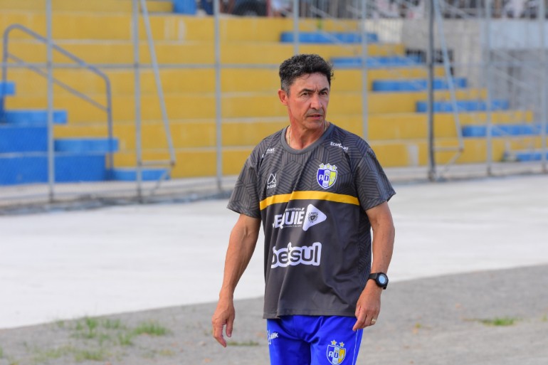 O técnico Betinho quer fazer a diferença diante do Colo Colo