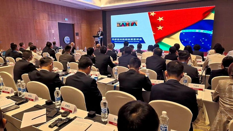 Apresentação na China sobre a Bahia