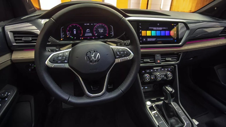 interior do VW Taos