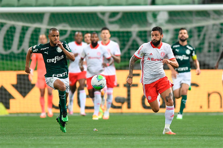 Palmeiras e Internacional fazem gol no final do jogo e empatam