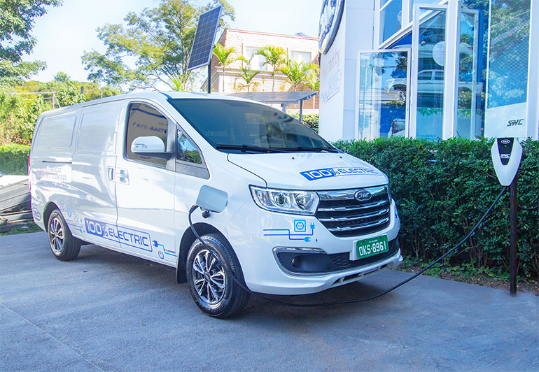 JAC Motors lança furgão elétrico